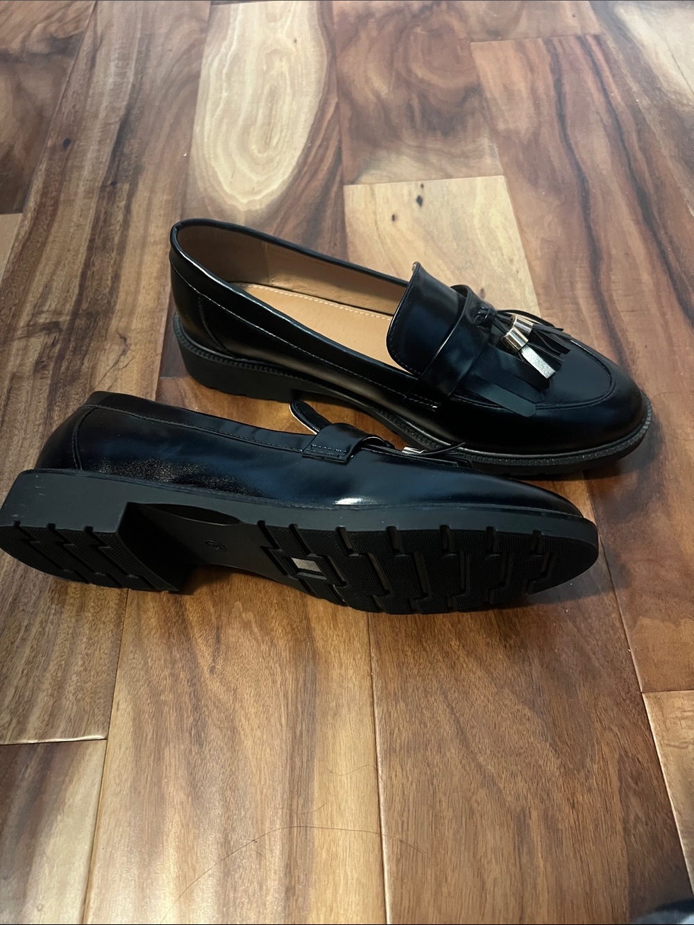 Classic Black Tassel Loafers for Women - Picture 2 of 4